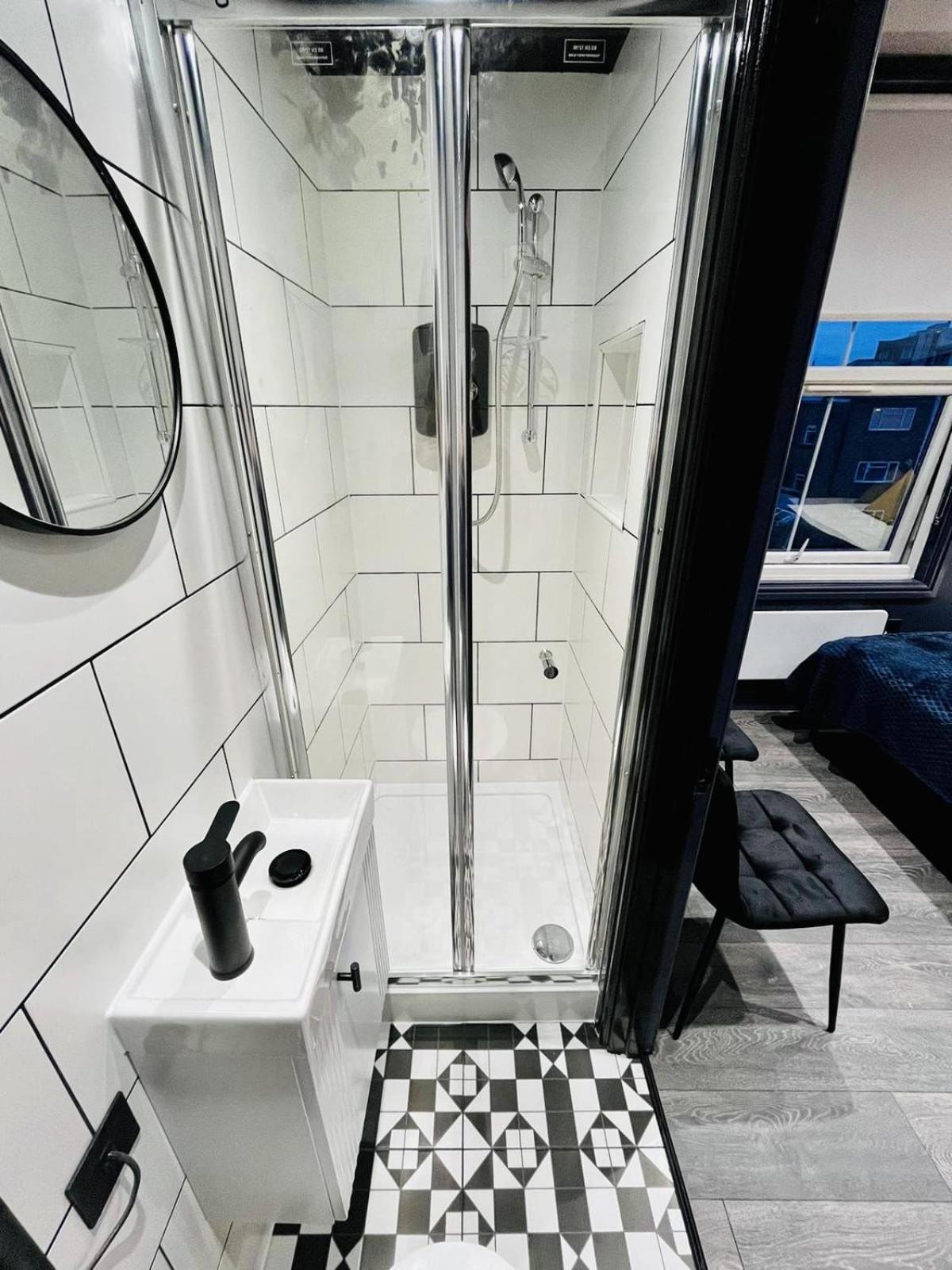 London 39 Blue House Luxury Ensuite Ideal For Tourists מראה חיצוני תמונה